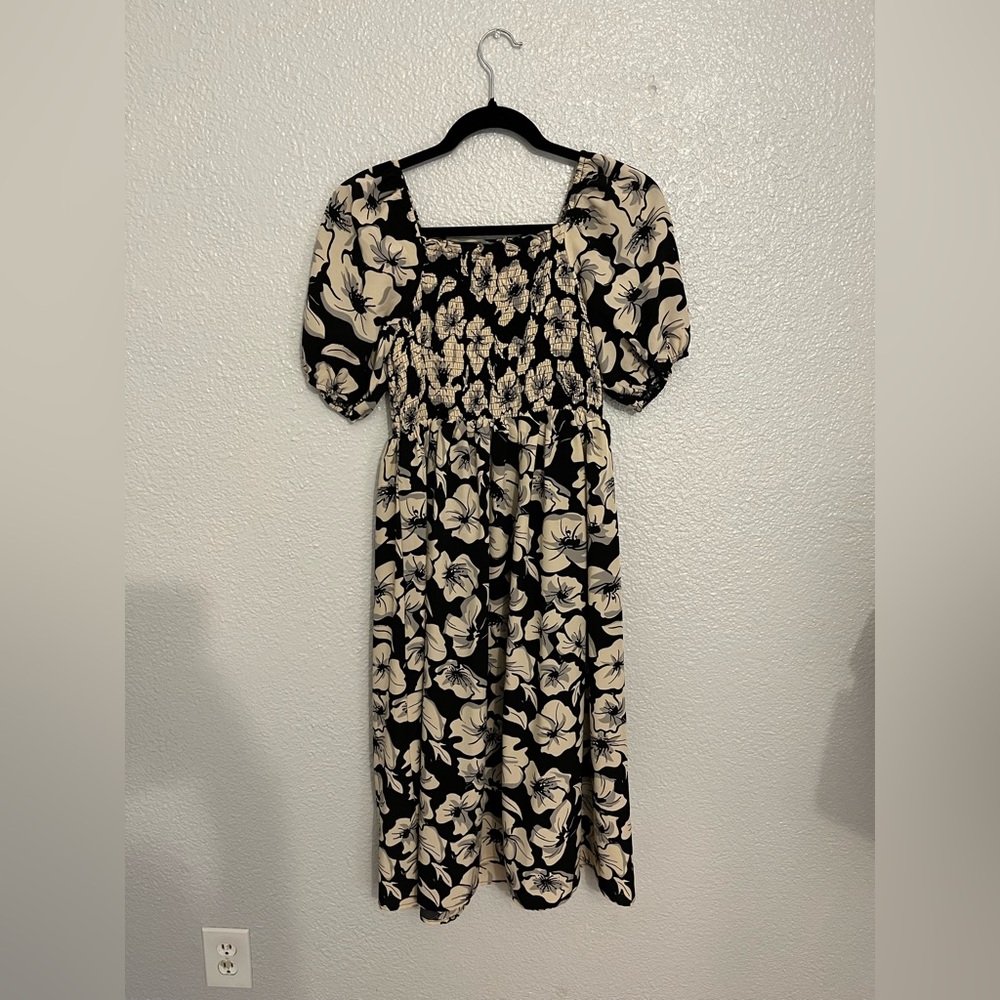 Women’s maxi floral puff short sleeve dress